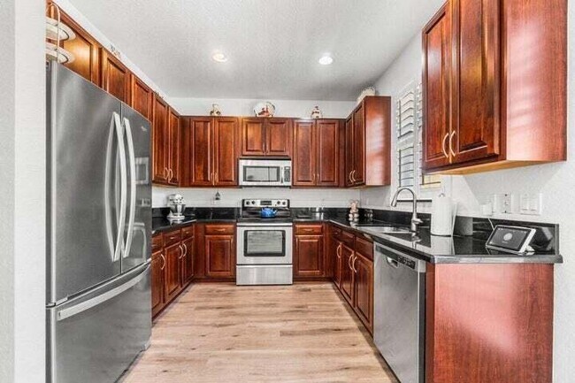 Foto del edificio - 207 Edenberry Ave
