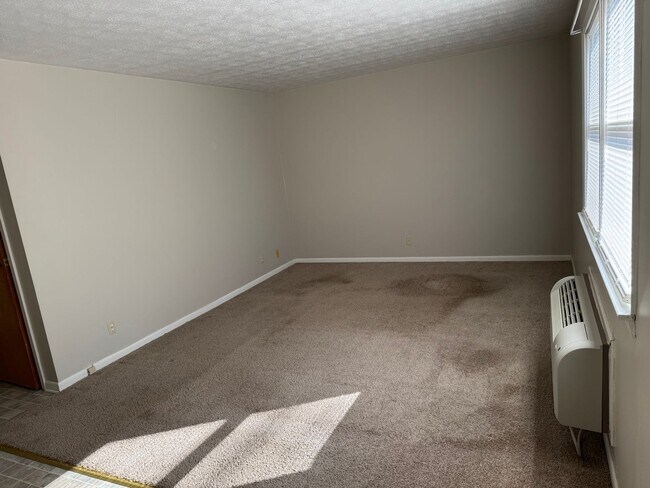 Foto del edificio - A4310D-F WALNUT RD (3FM)