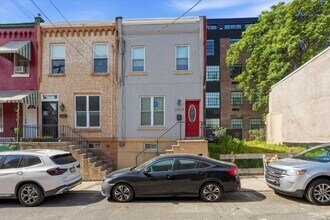 Building Photo - 2504 Manton St