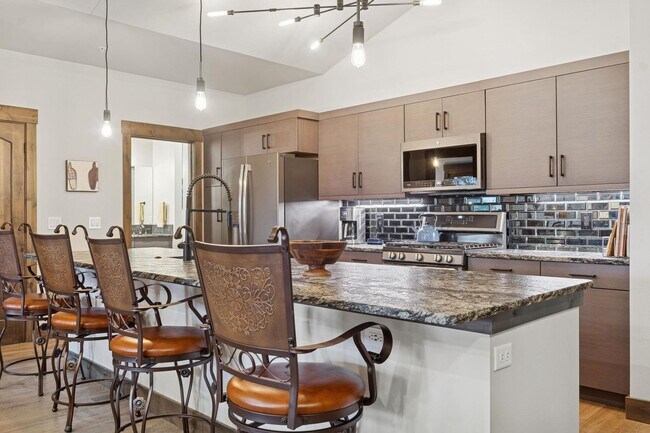 Foto del edificio - Delightful Monterra 2 Bed 2 Bath Condo with Views of Glacier Park