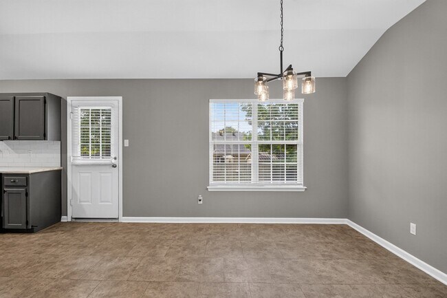 Building Photo - 2725 Valley Forge Dr