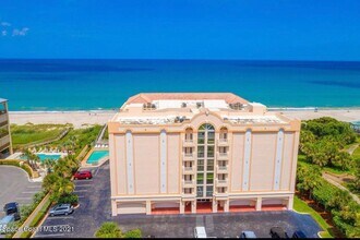 Building Photo - 735 N Hwy A1A