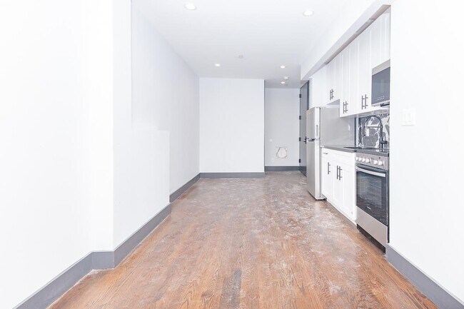 Building Photo - 2109 Regent Pl