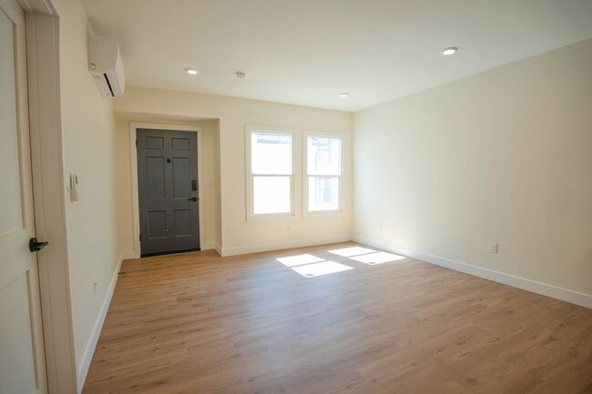 Foto del edificio - 1038 Westmoreland Ave