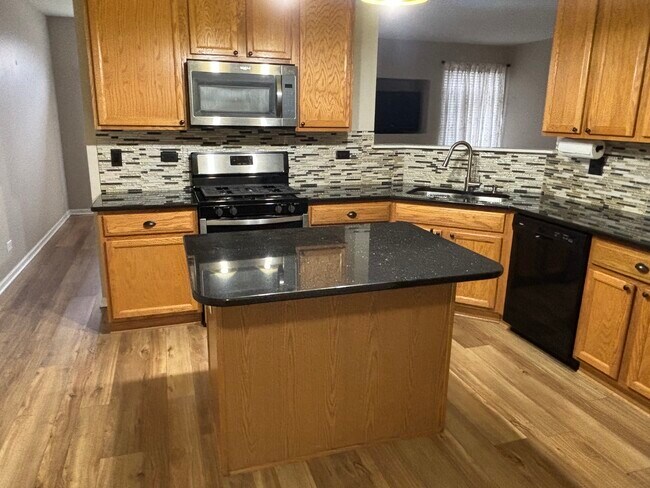 Foto del edificio - 2337 Summerlin Dr