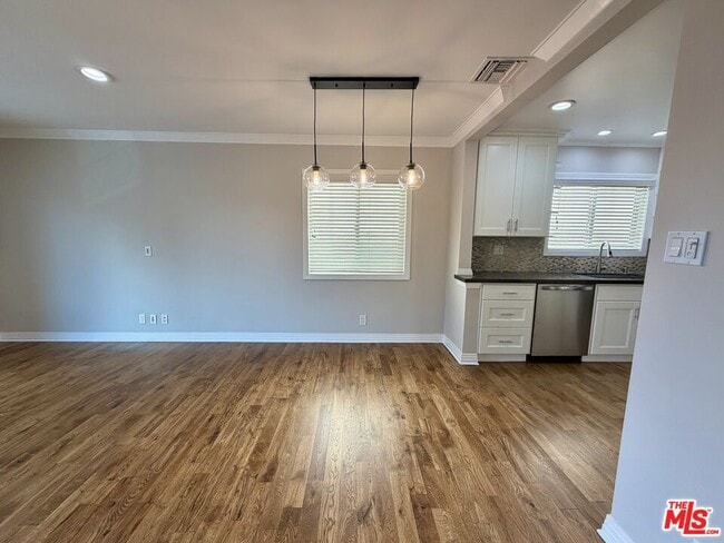 Building Photo - 812 N Alfred St