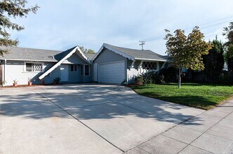 Building Photo - 1434 Helmond Ln
