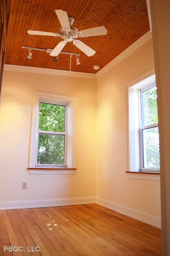 Building Photo - 2 br, 1.5 bath House - 86 Pitkin House