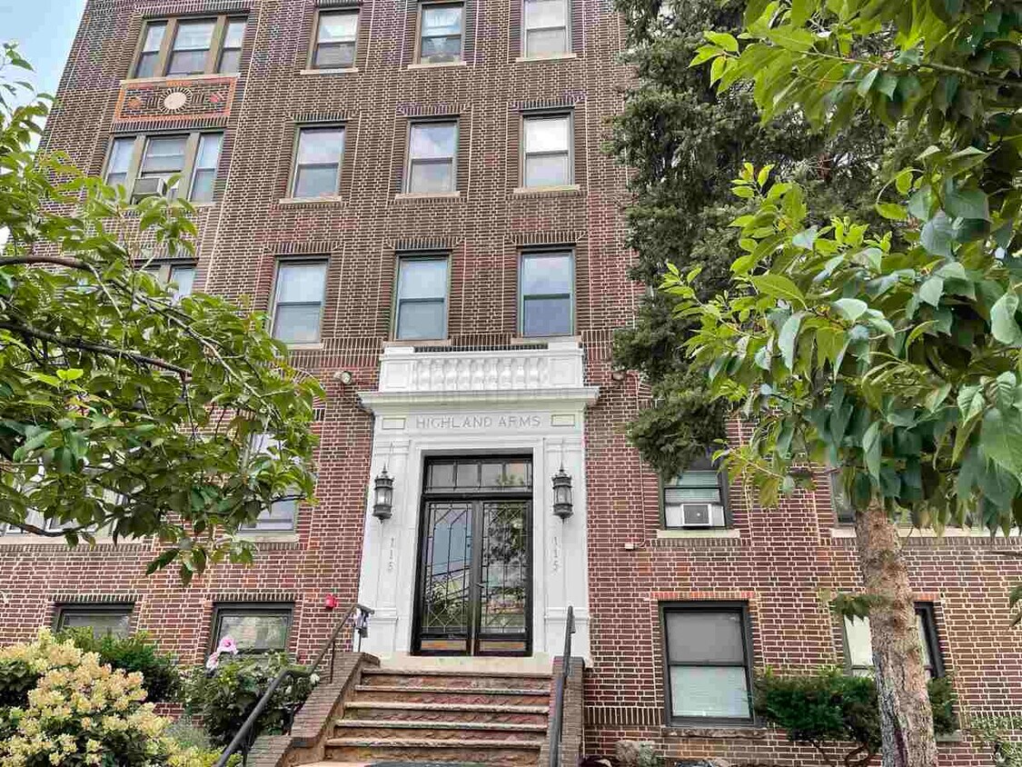 Primary Photo - 115 Highland Ave