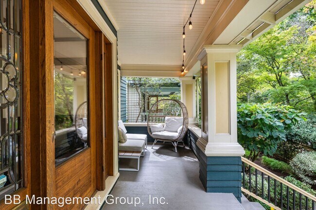 Building Photo - 5 br, 2.5 bath House - 2934 NE 16th Ave