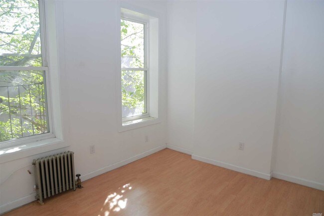 Building Photo - 614 Wilson Ave