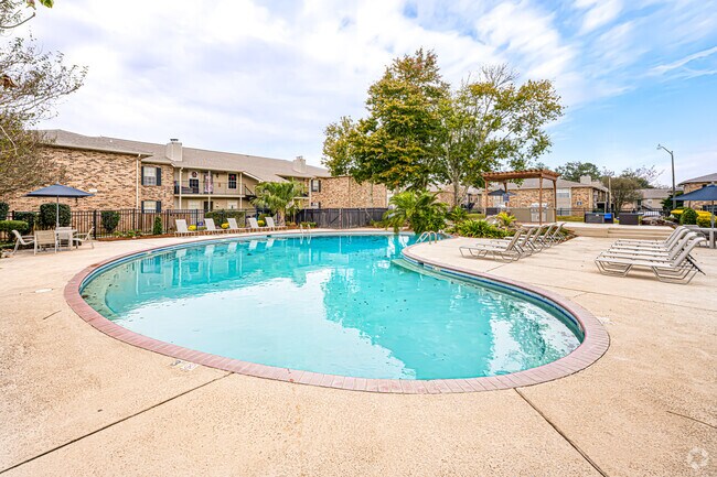 Piscina - French Colony