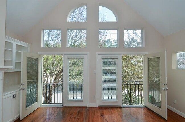 Photo - 703 Detering St Townhome