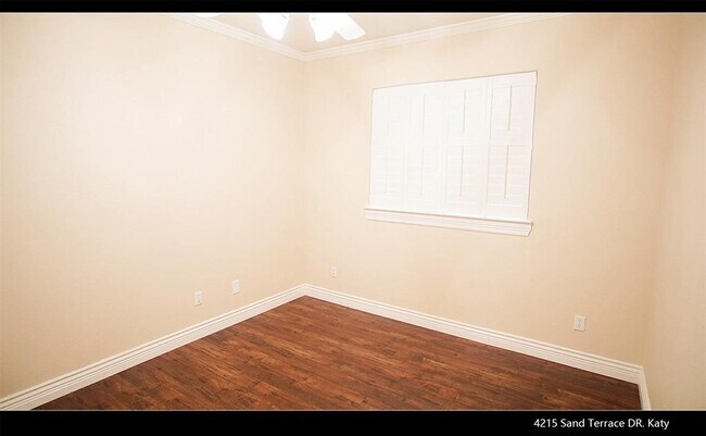 Foto del edificio - 4215 Sand Terrace Dr