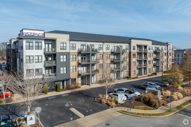 Building Photo - District at Seven Springs