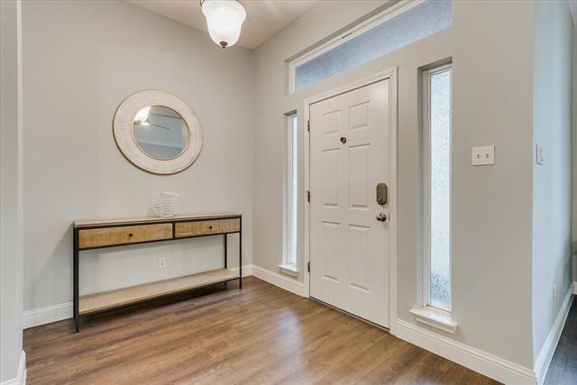 Foto del edificio - 1717 Parkwood Dr