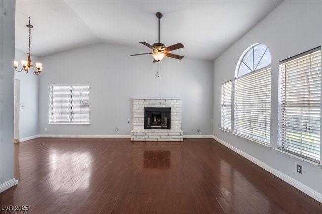 Foto del edificio - 5761 Cloverleaf Cir