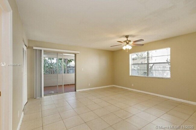 Building Photo - 920 SW 80th Ave