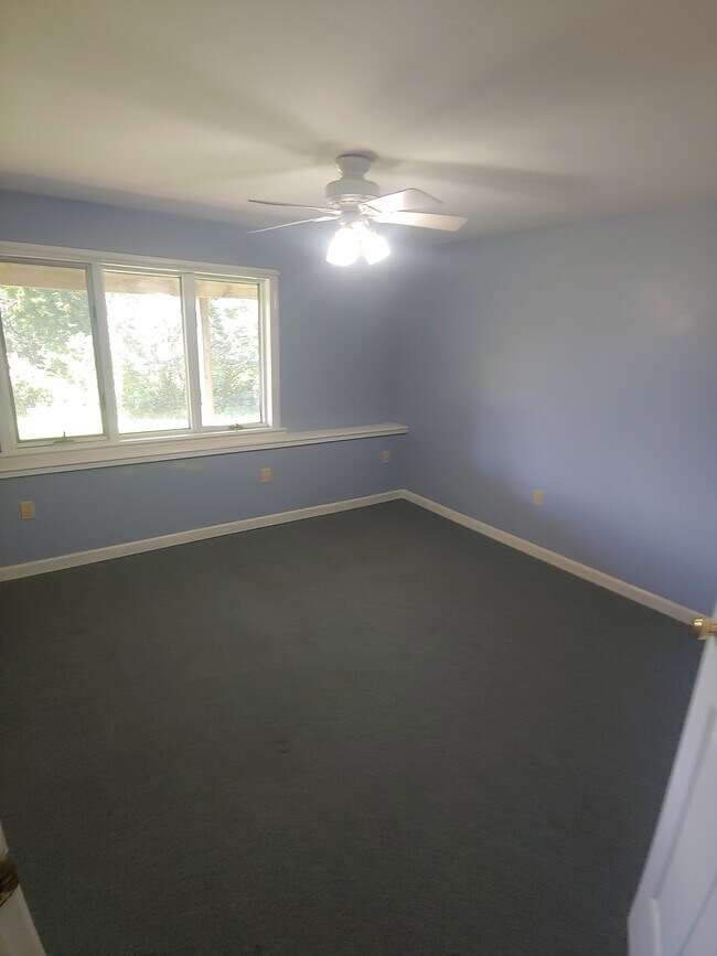 Building Photo - 65 Harms Way