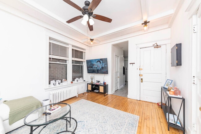 Foto del edificio - 1722 N Mohawk St