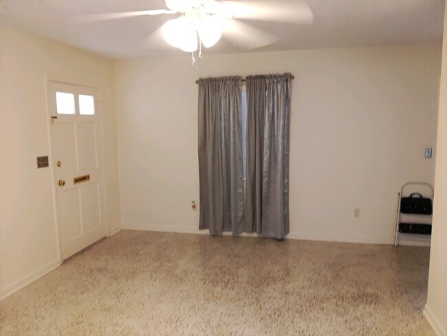 Foto del edificio - 1581 Fort Smith Blvd