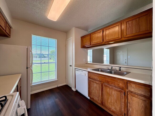 Foto del edificio - 508 Willowbend Cove