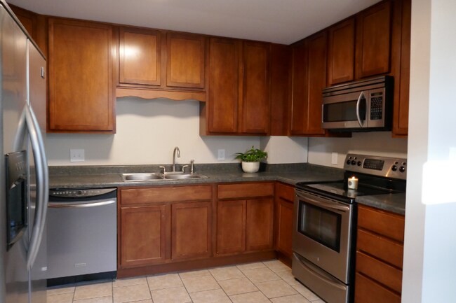 Foto del edificio - 3945 Greenleaf Ave
