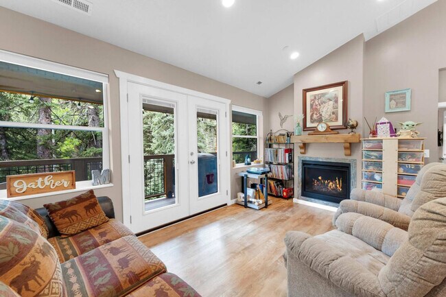 Foto del edificio - 11324 Silver Fork Rd