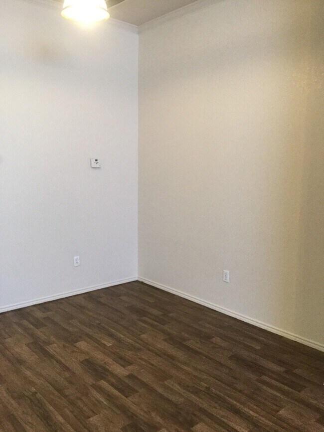 Foto del edificio - COMING SOON - 3/2 Near Main Street