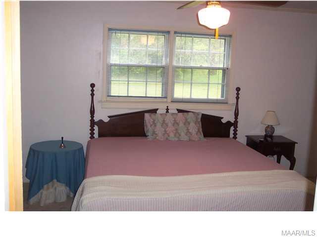 Building Photo - 2235 Wentworth Dr