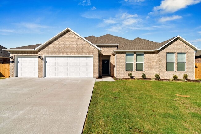 Building Photo - Brand-New 4 Bedroom in Siloam Springs! 3-C...