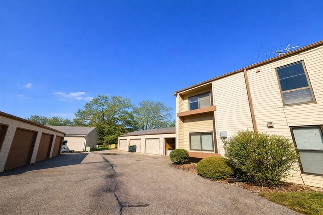 Building Photo - 1876 Haymarket Rd