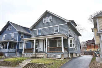 Building Photo - 506-508-508 Melville St