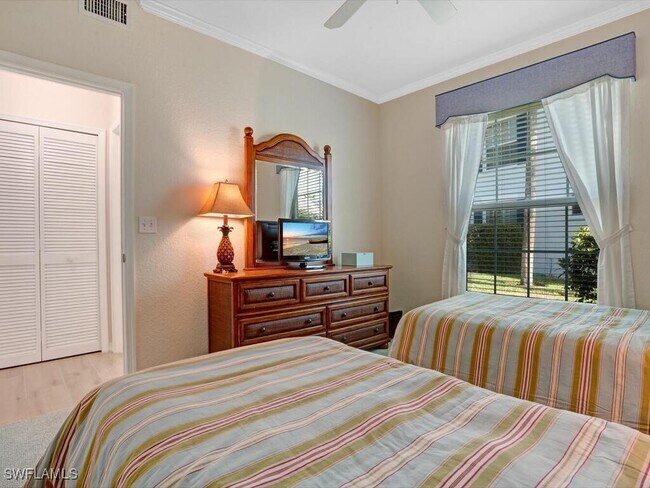 Foto del edificio - 7095 Barrington Cir