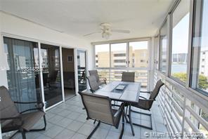 Foto del edificio - 17801 N Bay Rd