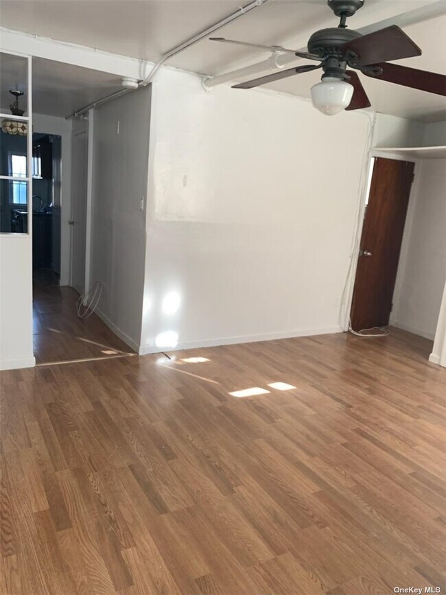 Foto del edificio - 32-57-57 76th St