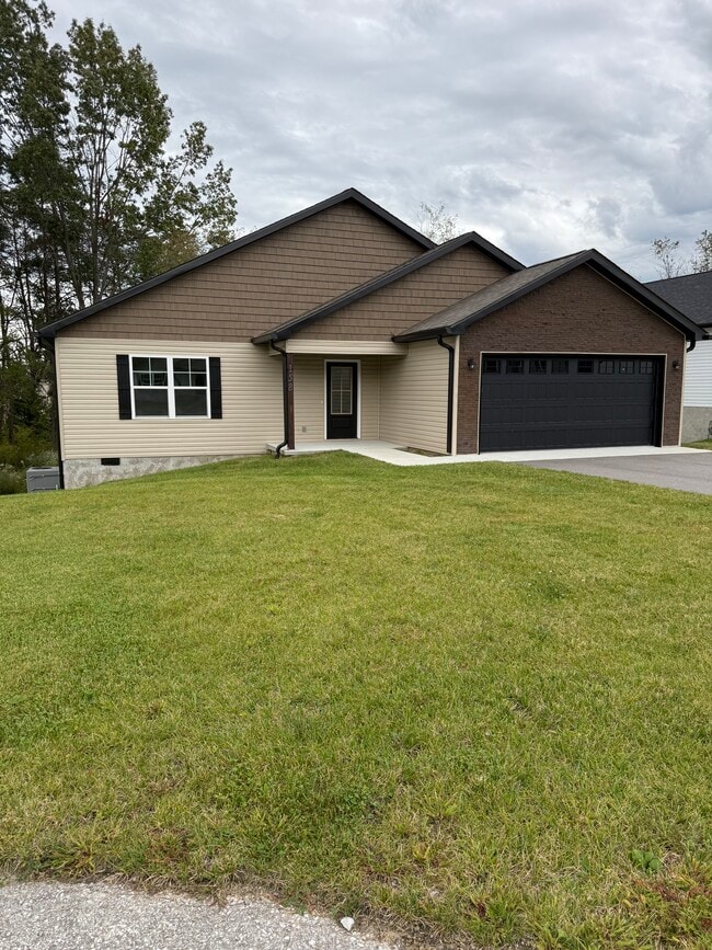 Building Photo - 158 Sky View Meadow Dr