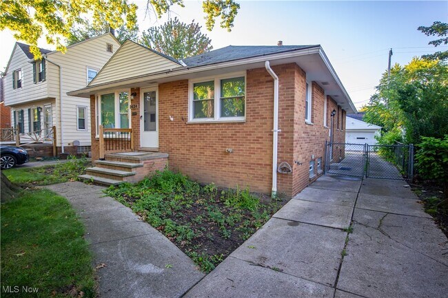 Building Photo - 14014 Emery Ave