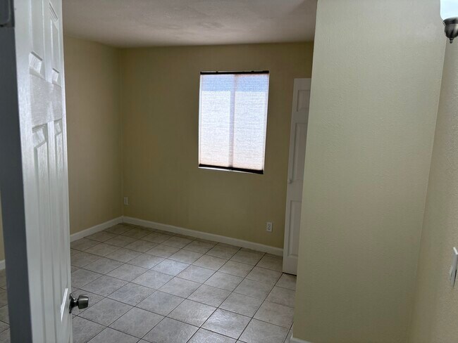 Foto del edificio - 7728 E McKinley St