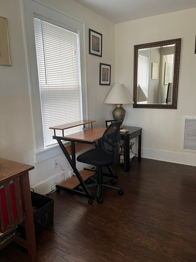 Dedicated work space. WiFi included. - 1401 7th Ave N