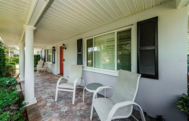 Building Photo - 2020 Maderia Ave