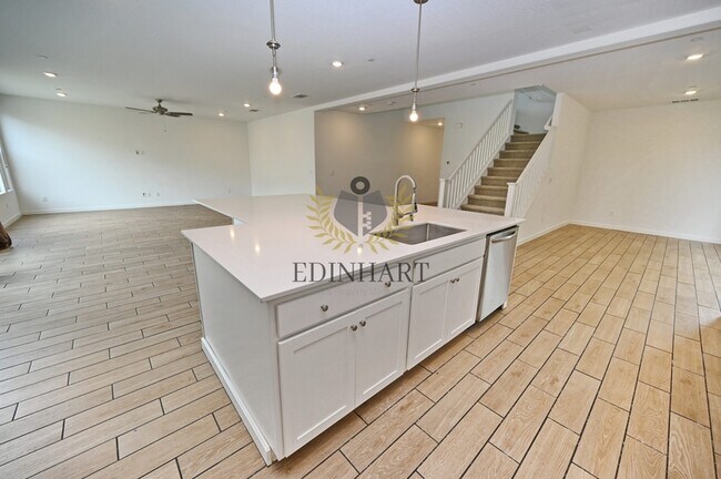 Foto del edificio - 6342 E Robinson Ave