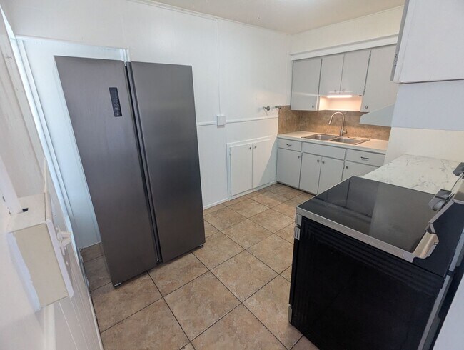 Foto del edificio - Charming and Spacious 3-Bedroom Home for Rent, furbabies are Welcome!