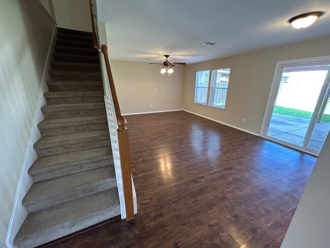 Foto del edificio - **APPLICATION RECEIVED** Stunning 3BR Home With Loft, Covered Patio & Community Pool!