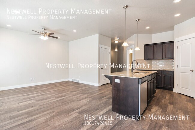 Building Photo - 4 Bed townhome at The Exchange in Lehi