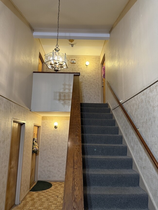 Foto del edificio - 7040 Remington Ct