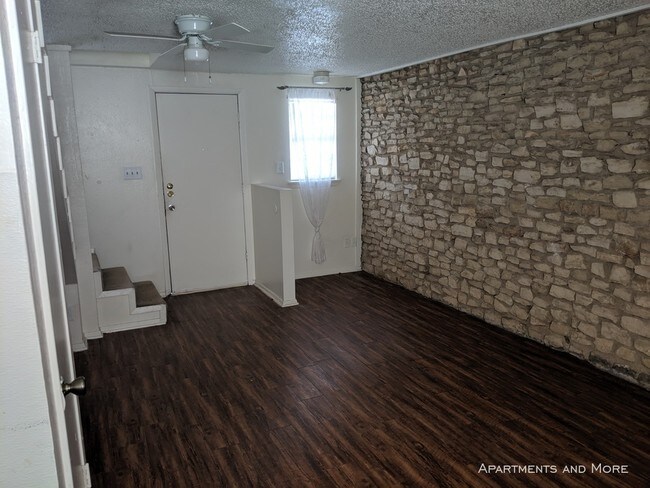 Building Photo - 1706 N Interstate 35