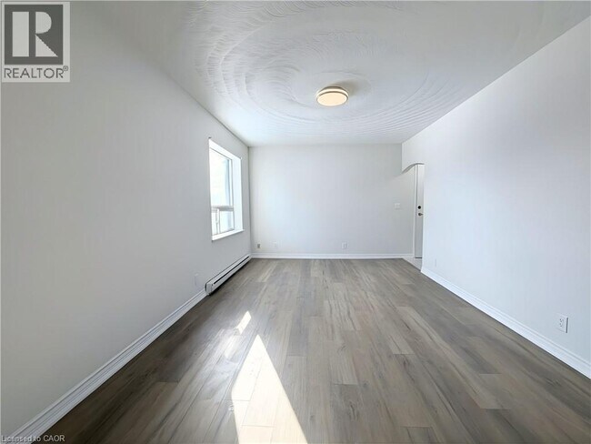 Photo du bâtiment - 6 Caithness St E