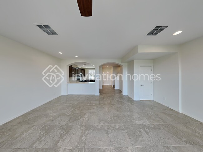 Building Photo - 2221 S Jacana Ct