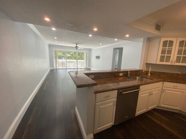 Building Photo - 1501 E Broward Blvd